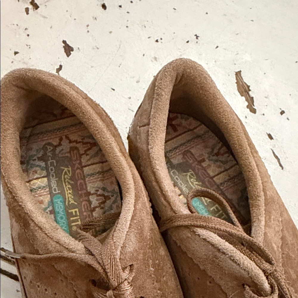 Skechers Shoes Womens 6.5 Relaxed Fit Biker Sneakers Beige Leather - Picture 7 of 8